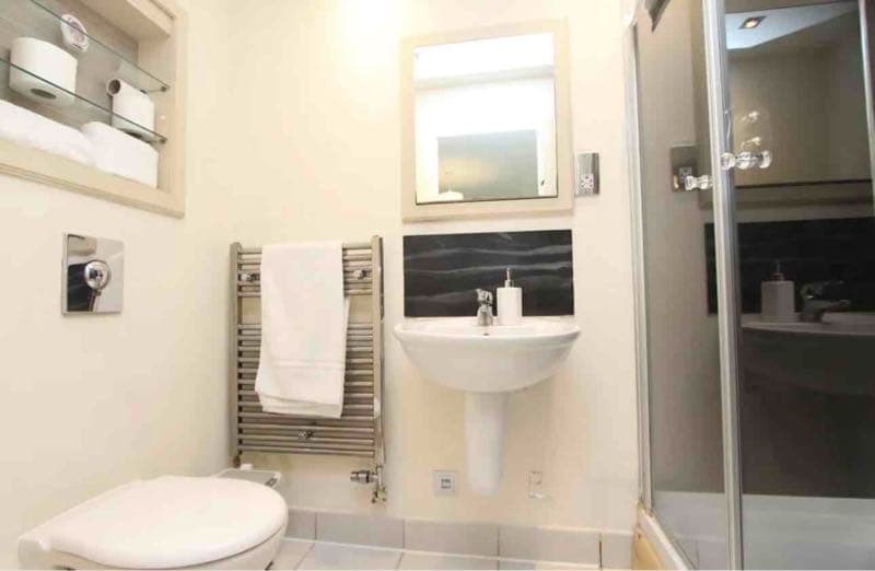 2 bed flat to rent Flat 89, 41 Millharbour, London E14 - Photo 4