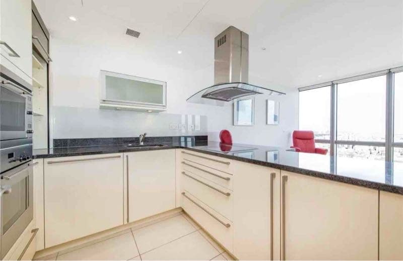 2 bed flat to rent Hertsmere Road, Canary Wharf E14 - Photo 2