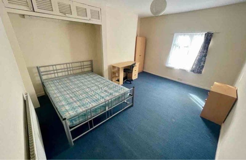 4 bed semi-detached house to rent - Photo 4