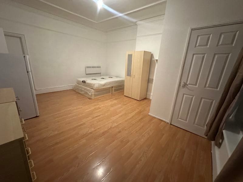 Flat de 3 quartos para alugar Manor House. 