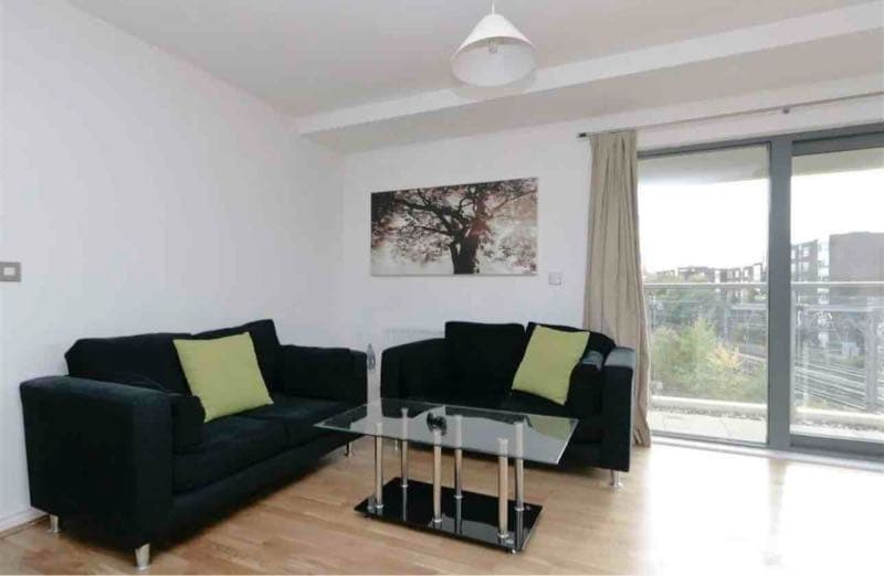 2 bed flat to rent - Photo 2