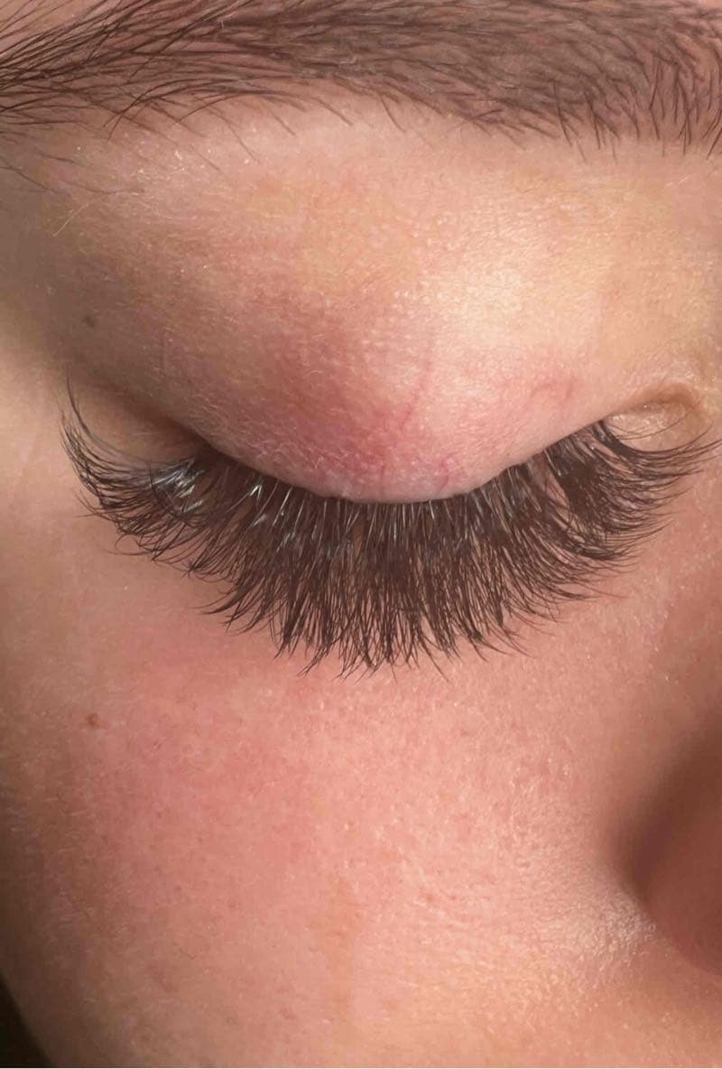 Cílios e sobrancelhas  glamour 