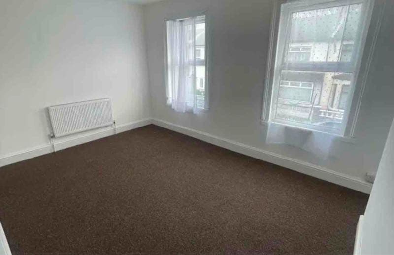 2 bed terraced house to rent Avenons Road, Plaistow E13 - Photo 5