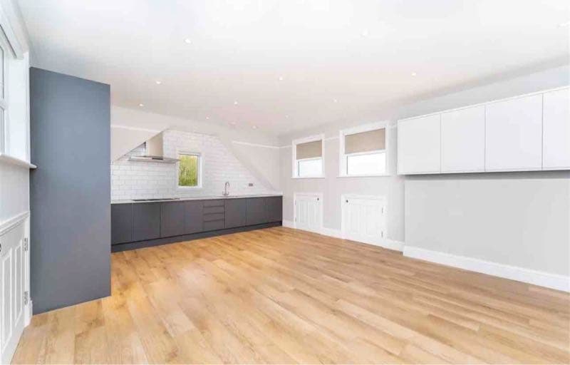 2 bed flat to rent Woodgrange Avenue, London W5 - Photo 2