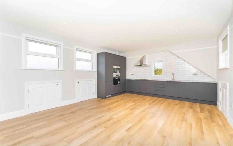 2 bed flat to rent Woodgrange Avenue, London W5 - Photo 3