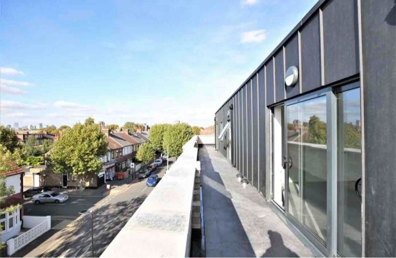 3 bed flat to rent - Photo 2