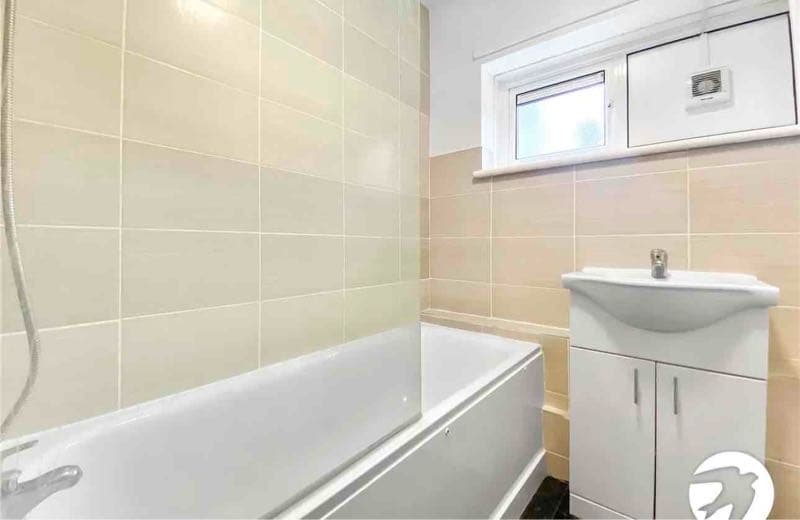 2 bed flat to rent Endwell Road, Brockley, London SE4 - Photo 5