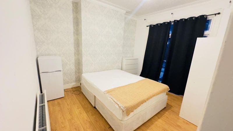 Spacious single in Norbury