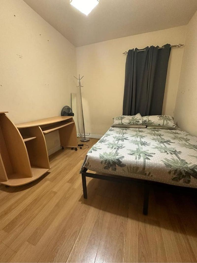 2 quartos para alugar na mesma casa em CANNING TOWN perto de Stratford.