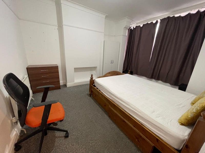 1 Double room available in Forest Gate