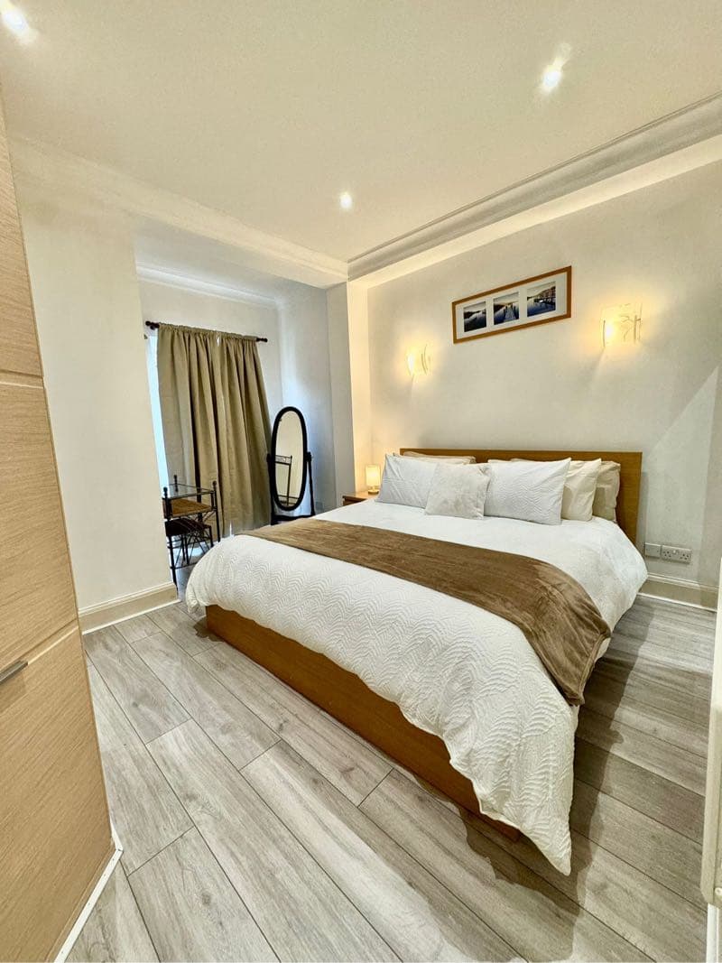 En-suite Room with Private Garden Access