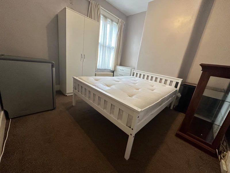 Quarto de casal em Leyton - Disponível Agora